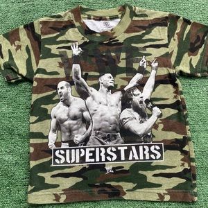 WWE Wrestling Superstars Camouflage T- Shirt Boy’s Size 4
